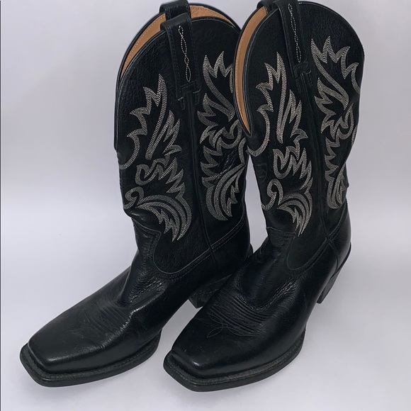 Ariat Other - Ariat Cowboy boots. Men’s size 8,5 D.